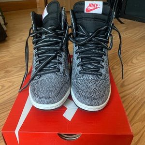 Nike Sky-Hi Dunk Sneakers